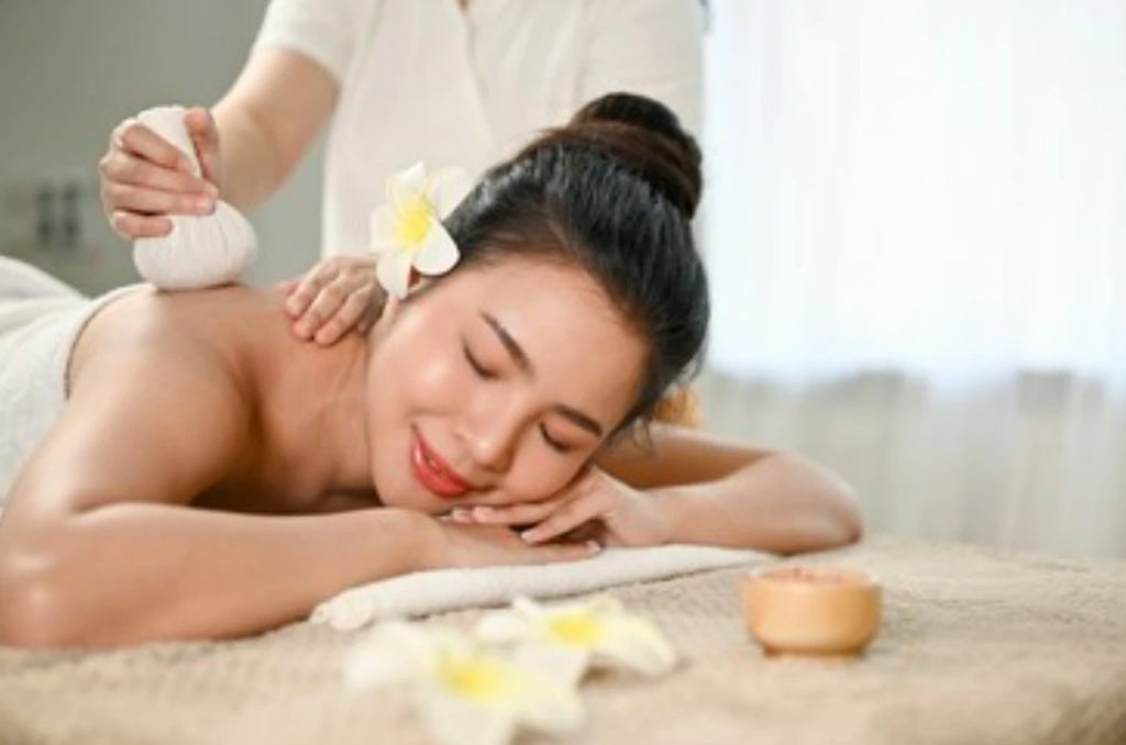 massage therapy using the herbal massage ball