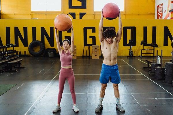 Medicine ball training classic moves - FitBeast